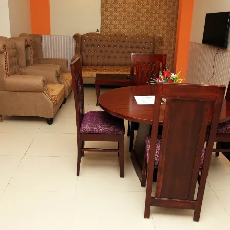 Hak Mall Suites