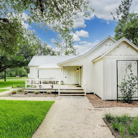 Farmstead Round Top