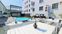 Mint Hotel 84 on Katherine - Rooftop Pools