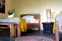 ถนนกลางค์ 9680 โรงแรมใน