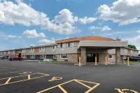 Quality Inn Madison West Near University Area - 2-Star