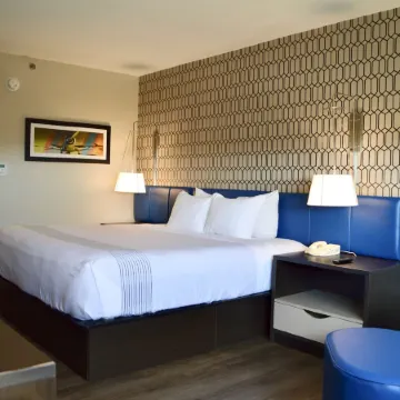 GLō Best Western  Ft. Lauderdale-Hollywood Airport Hotel