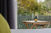 The Dairy - Luxury Cottage, Hot Tub and Summer House, Countryside Views, Pet Friendly Hotels in Narberth