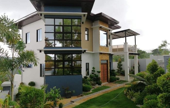 Villa - Sleeps 10 - Communal Pool - Parking