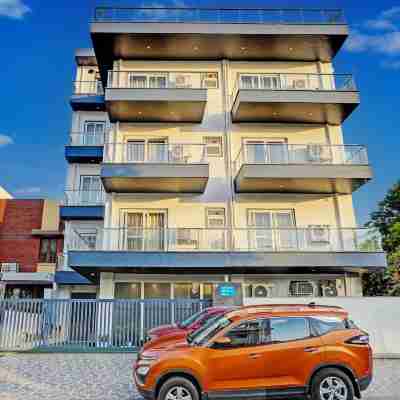 Homefort Stays, Millennium City Centre Gurugram Hotel Exterior
