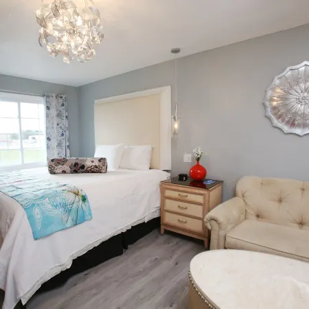 Dragonfly Inn & Suites