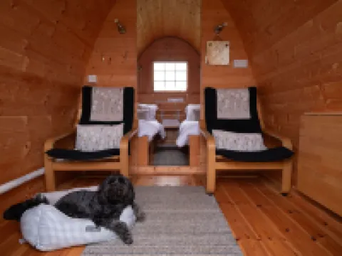 2 Bed Pod Cabin-Sleeps 2-Pets-Garden-Mtn View オーマのホテル