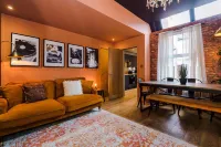 4 Bed Urban Home in Manchester Hotels in Stretford
