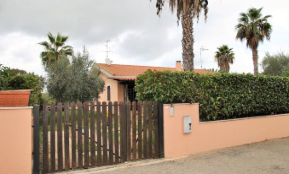 Villa Barbie Between Terracina and Sperlonga, 400 mt from Beach