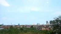 Cozy Stay Studio at Puncak Permai Apartment - 3-Star