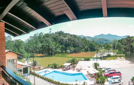 Village du Lac Hotel Отели рядом с достопримечательностью «Vila Encantada»