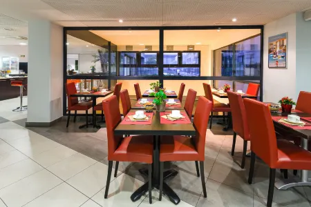 Lagrange Apart’Hotel Strasbourg Wilson Отели рядом с достопримечательностью «Fontaine de Janus»