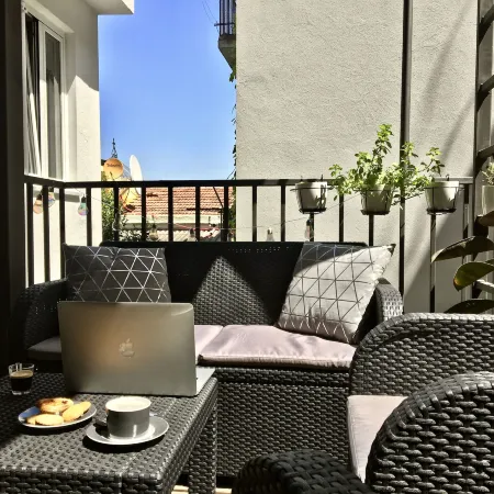 Hola Lisbon Suites