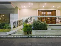 Hotel Parle International Hotels near NMIMS