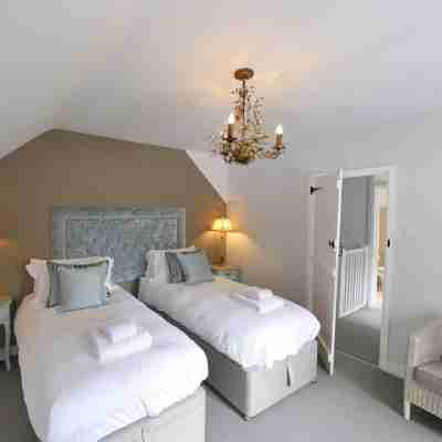 The Dog at Wingham Rooms