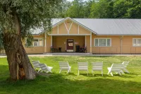 FolkiaCenter Vieraskoti Hotels near Tenholan kirkko