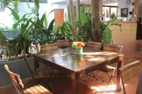 YK Art House & Bong Bonlai Vegan