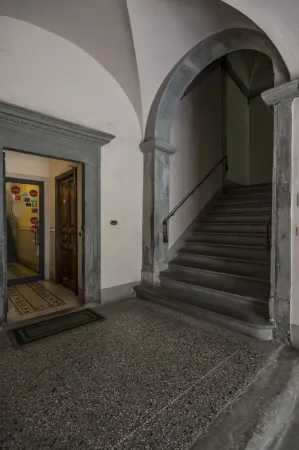 A Palazzo Busdraghi Residenza d'Epoca Отели рядом с достопримечательностью «Базилика Сан-Микеле-ин-Форо»