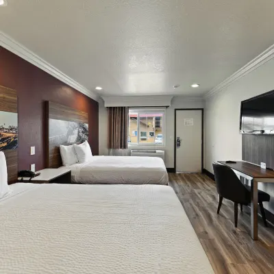 Hyland Inn Near Legoland Hotels near Tamarack Surf Beach