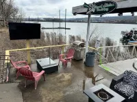 "Serene Houseboat Hideaway" Hotels in Glen Osborne