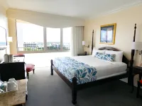 Courtleigh Hotel & Suites