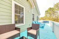 FULLY RENOVATED Oak Island Oasis: 1.5 blocks to beach. Pet & family friendly!