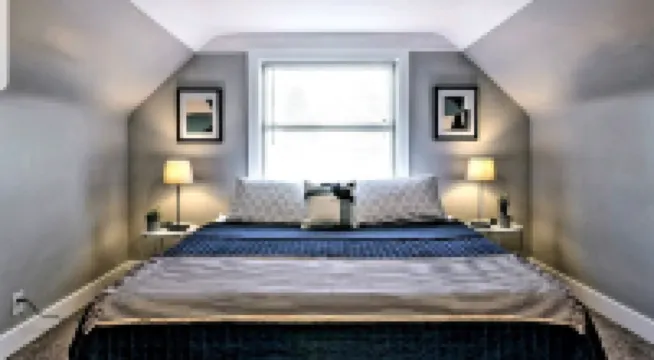 Gorgeous in Downtown Royal Oak! Designer Home, Perfect Reviews, 2 full baths! 羅亞爾奧克酒店