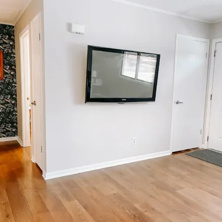 Cheerful 2 Bedroom in Downtown Grass Lake | Bikes