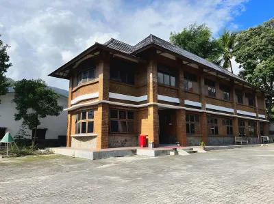 Sapadia Hotel and Cottage Parapat Hotel dekat Gereja HKI Parapat