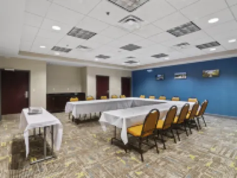 希爾頓歡朋飯店-金斯蘭 金斯蘭住宿飯店