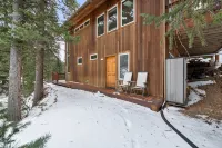 Direct Creek Access and Stunning Forest Views - Tranquil Secluded Cabin Hotel a Clear Creek County