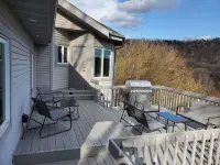 Charming 3-bedroom house with WiFi and AC in beautiful La Crosse