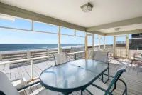 Rooftop Deck and Scenic Creek Access - Charming Oceanfront Haven
