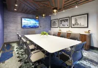 Stylish Rooftop Club Room and Sauna - Elegant Downtown Escape