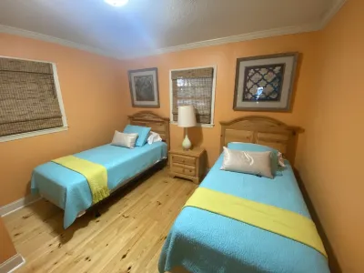 Lakefront Stay on Santee