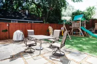 Spacious Retreat with Cozy Living Area - Stylish Tranquil Escape 蒙哥馬利住宿飯店