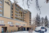 Wood Burning Fireplace and Private Balcony - Stunning Cozy Escape