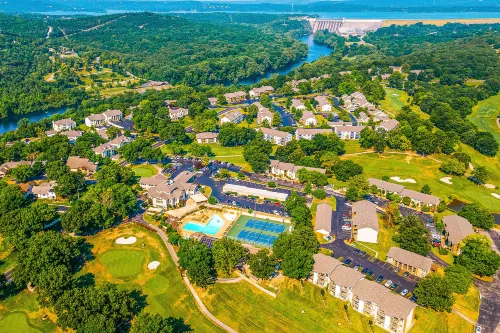 Gated resort condo with fairway views, pool, hot tub, tennis, & on-site golf Hotels in Ridgedale