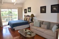 Bright and Spacious Corner Studio Unit with Wrap Around Lanai Hotels in Insel Maui, Hawaii