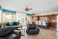 Heated Pool, Outdoor Bar and Game Room Retreat - Stunning Oasis