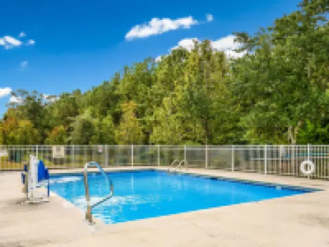 สลีปอินแอนด์สวีทส์ แจ็คสันวิลล์ ใกล้แคมป์เลเจิร์น โรงแรมในOnslow County