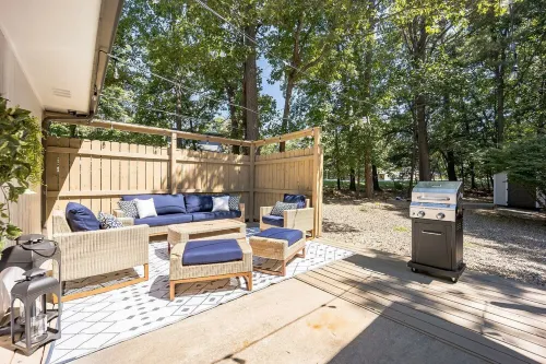 Professionally Designed * Fully renovated Modern MTB Back 40