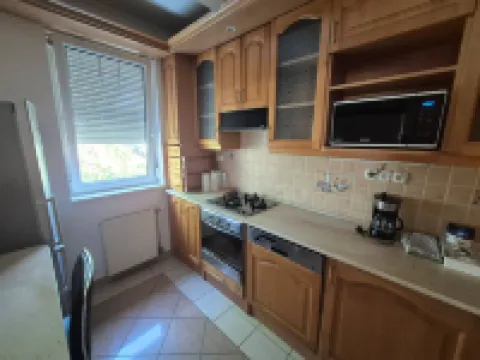 Mathias, a Spacious 2-Bedroom Apartment with 2 Bathrooms & Private Parking