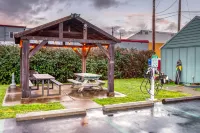 Spacious Living Area and Kitchenette Amenities - Charming Retreat Hotels in Oceanside