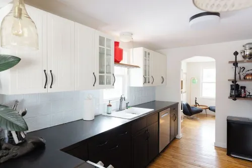 Charming & Cozy 2-Bedroom Retreat Near Lake Minnetonka – Perfect family place Hotels in Minnetonka