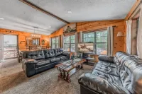 Enchanting Mountain Retreat with Hot Tub and Fireplace - Cozy Sanctuary Hotels in Ruidoso