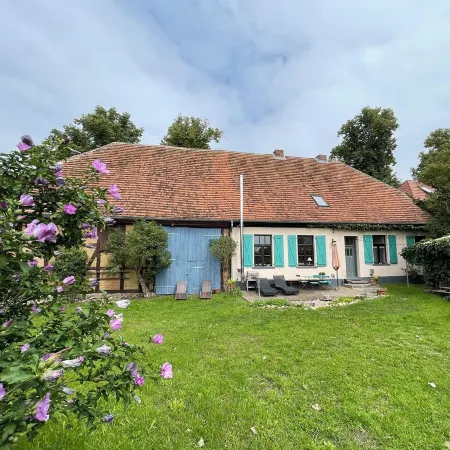 Former farmhouse with artistic ambience, sauna and whirlpool