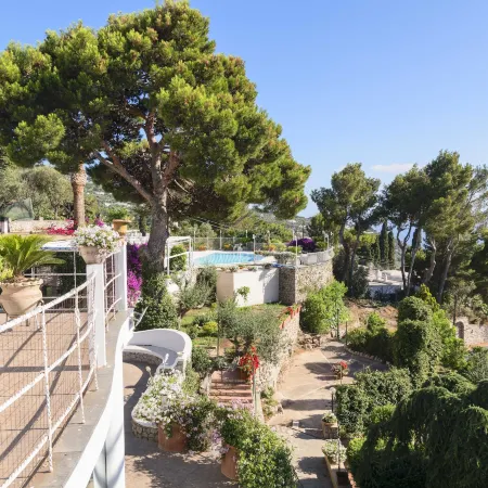 Villa Con Piscina Con 8 Camere Matrimoniali ad Anacapri, by la Canostra Capri