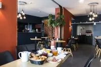 Mon Hotel à Gap - Aamiainen