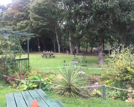 The Winchfield Inn โรงแรมในHook